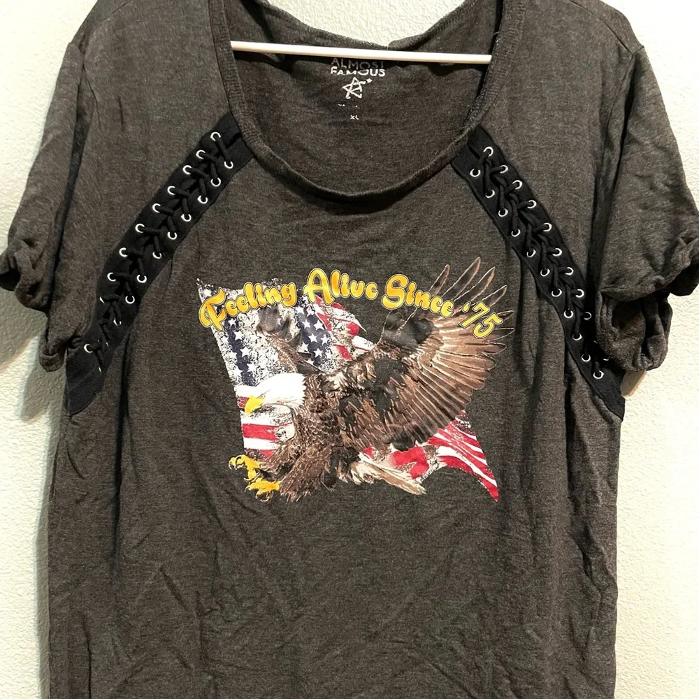 Regular t-shirt - Picture 2 of 3